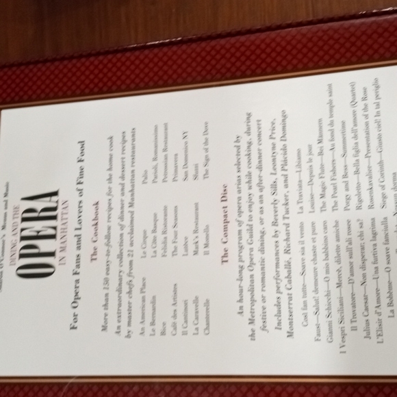 Opera In Manhattan set - Picture 5 of 7